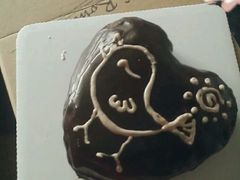 老板人超好，说我画的小鸡好看，翅膀和太阳是他加的，非要取名叫“小鸡鸡晒太阳”-DIY SWEET21(升平路店)