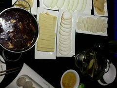 -唯爱KTV聚会餐厅(仙林东城汇店)