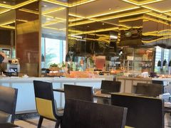 -大中华希尔顿酒店-念自助餐·嗨啤·小龙虾