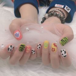 -七彩虹美甲美睫 半永久
