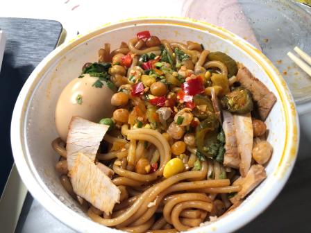 3菜品:今天吃的卤蛋卤粉,一碗粉加一个卤蛋我觉得刚刚好(我属于不吃