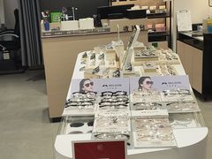-博士眼镜集团石人工眼镜(虹口万泰店)