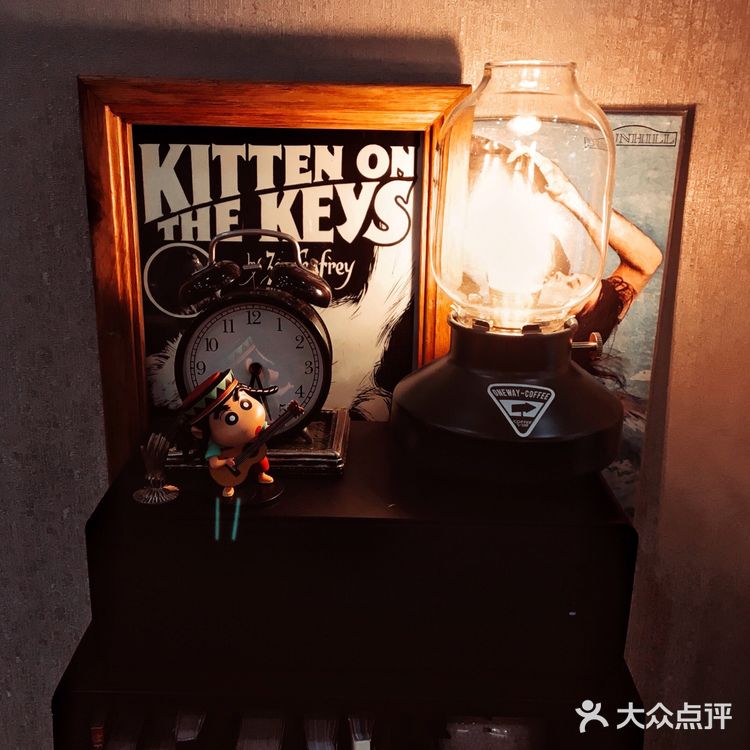 绿色复古风的咖啡小店