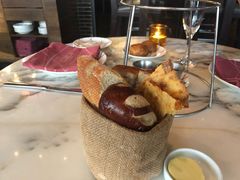 -db Bistro & Oyster Bar by Daniel Boulud(滨海湾金沙店)