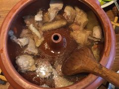 -云海肴·汽锅鸡·云南菜(天山百盛优客店)