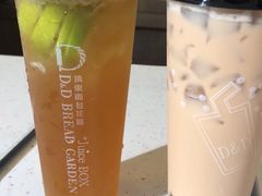 -顶东面包花园·生日蛋糕(世博店)