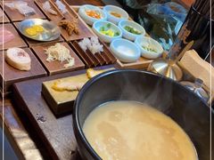 -银米·云南传统过桥米线(双廊黑金冠店)