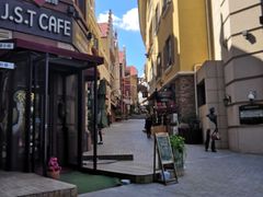 -鲁邦国际风情街(麦世达韩国精品百货店)