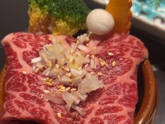 -山川小町·极番烧肉(新地假日广场店)