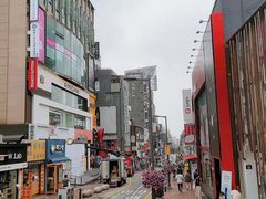 -梨大女人街