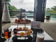 -亚龙湾喜来登·美景台大堂吧