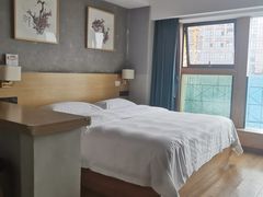 -闲隅江景艺术酒店(解放碑洪崖洞总店)