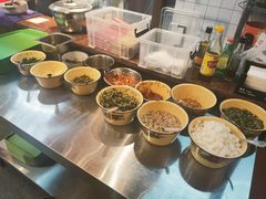 -丽丽三鲜螺蛳粉(田林路店)