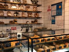 面包甜点陈列柜-81BAKERY(大学路店)