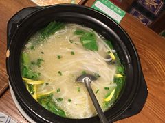 -云海肴·汽锅鸡·云南菜(天山百盛优客店)