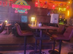-喜鹊音乐酒馆(西街店)