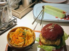 至尊汉堡-阿妮叶李(光谷世界城店)