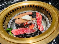 -山川小町·极番烧肉(新地假日广场店)
