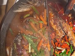 -鸣记脆皮烤鱼·海鲜烤鱼(三八广场店)