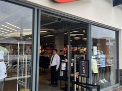 -NIKE上海青浦优选体验店