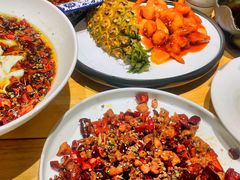 -柒月小火炉·新派川菜(金狮广场店)