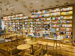 -猫的天空之城概念书店(束河店)