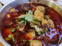 冒烤鸭-爆炸头阿姨小四川正宗川味小吃(无任何分店)