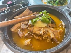酸木瓜炖牛腩-半山腰·云南菜(侨福芳草地店)