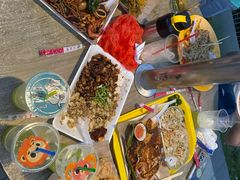 -东海岸人工湖美食村