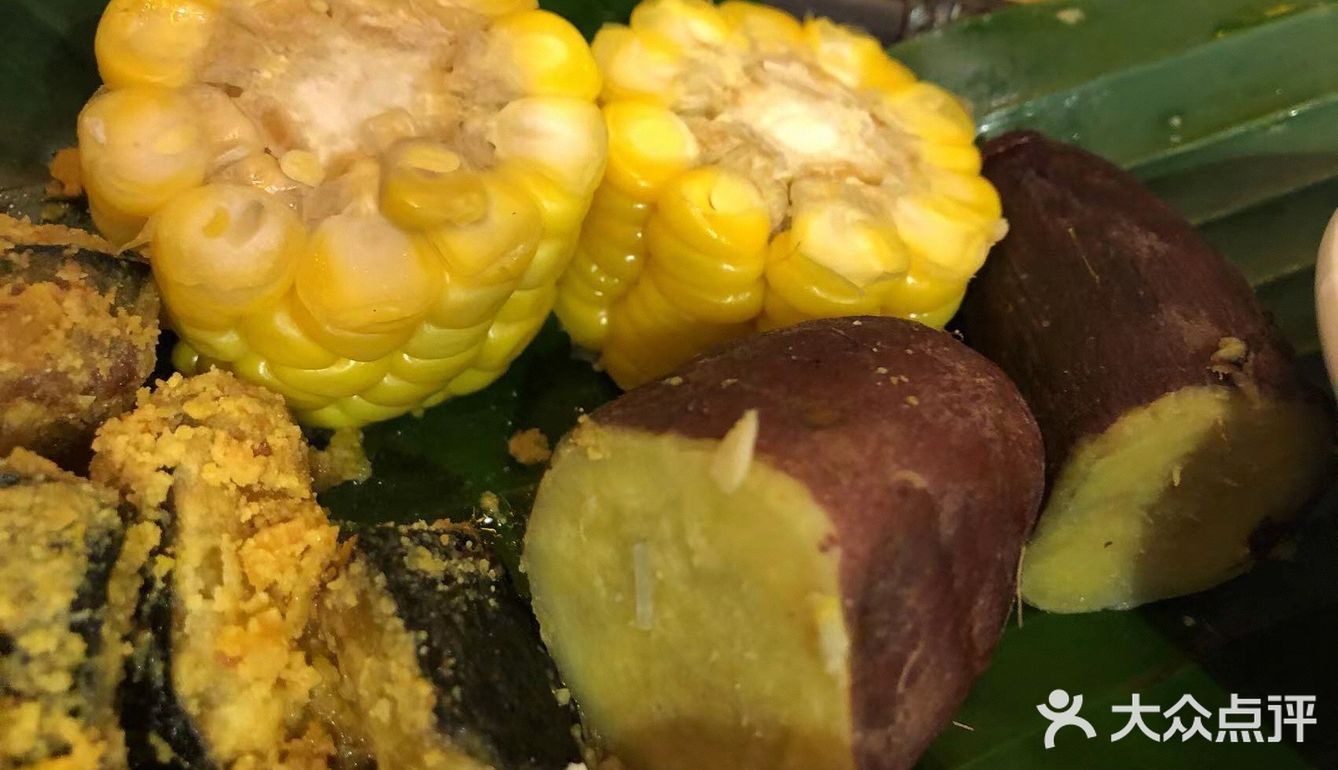 吸引眼球的这一簸箕耀眼的海南特色美食