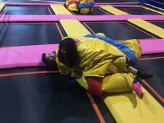 -嘿哟动霸CHUA·新潮玩运动娱乐中心·蹦床滑冰团建乐园