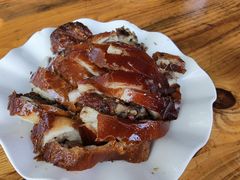 -黄记四更烤乳猪店