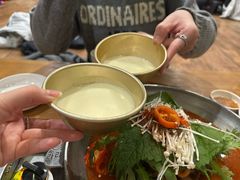 -喇喇排骨火锅·传统韩式脊骨汤(望京西园总店)