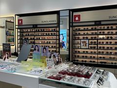 -博士眼镜集团石人工眼镜(虹口万泰店)