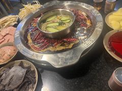 -洞亭火锅(防空洞总店)