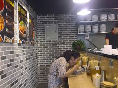-亚皆老街南宁老友粉·米粉(印象城店)