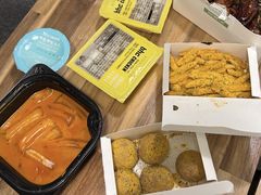 -BHC炸鸡(明洞总店)