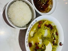 -渝是乎酸菜鱼·川渝小炒(新世界百货望京店)