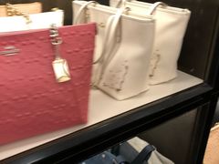 -COACH蔻驰(赛特奥特莱斯店)