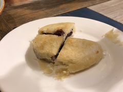 白玉玫瑰鲜花饼-滇越乘象云南餐厅(豆各庄店)