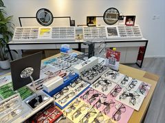 -天空之镜眼镜店蔡司依视路配镜授权零售店(望京颐堤港店)
