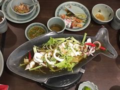 -大头虾越式风味餐厅(光明广场店)