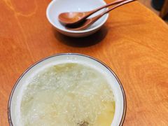 冰糖银耳炖雪梨-小团圆糖水铺(襄阳南路店)