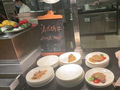 -圣丰索菲特·2 On 988 Café 自助餐厅
