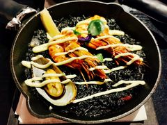西班牙墨鱼汁铁盘海鲜饭-C&R西班牙餐厅