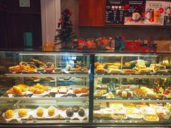 面包甜点陈列柜-星巴克臻选(广州沙面店)