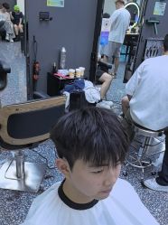 -藤野造型专业烫染接发