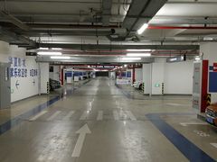 -滨江国际广场-地下停车场