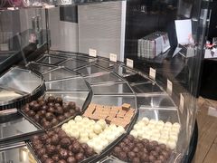 -Laderach 莱德拉(上海环贸iapm店)