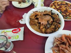 炖鸡-北京龙庆四季香农家饭庄·灶台鱼·碳烤虹鳟鱼(龙庆峡店)